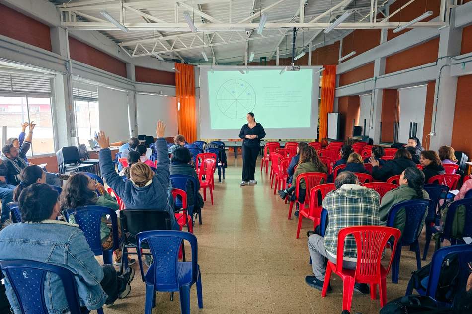 Taller de formación con educadores y líderes de la comunidad